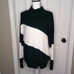 Nine West Asymetrical Stripe Hunter Green White Fuzzy Sweater Sz. Large